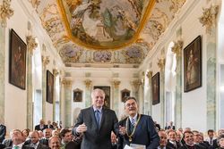 Ministerpräsident Seehofer und TUM-Präsident Herrmann eröffnen im Festsaal des Klosters Raitenhaslach das neue Akademiezentrum der TUM