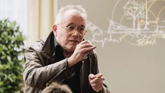 Johannes Stüttgen is speaking about the oak tree project of Joseph Beuys 