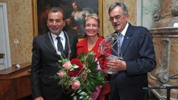 Erster Bürgermeister der Stadt Burghausen Hans Steindl, Prof. Angela Casini und TUM-Präsident Wolfgang A. Herrmann
